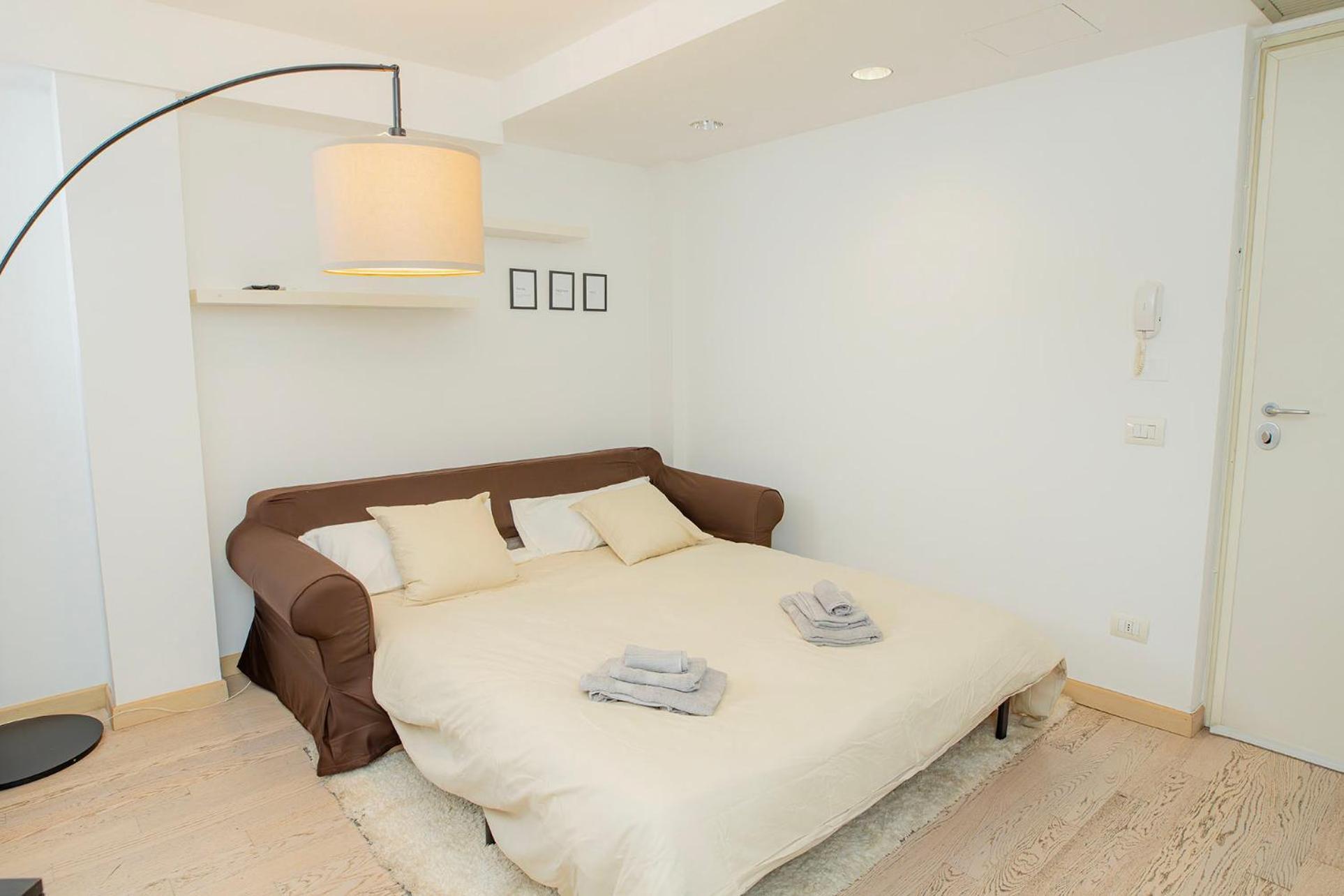 Navigli 10 Min Loft Moderno Con Area Esterna Apartment Milan Luaran gambar